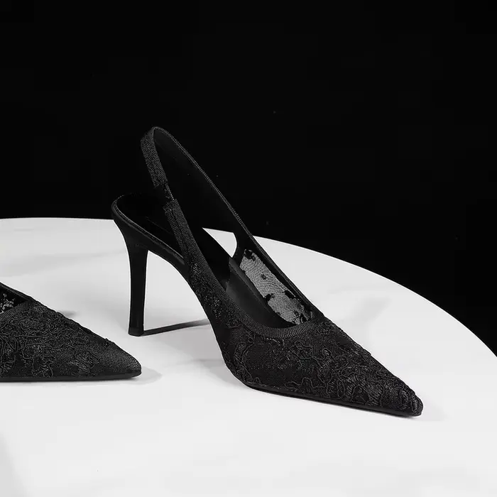 Escarpins élégants à talon fin et bout pointu en dentelle ajourée avec boucle pour femme – Chaussure