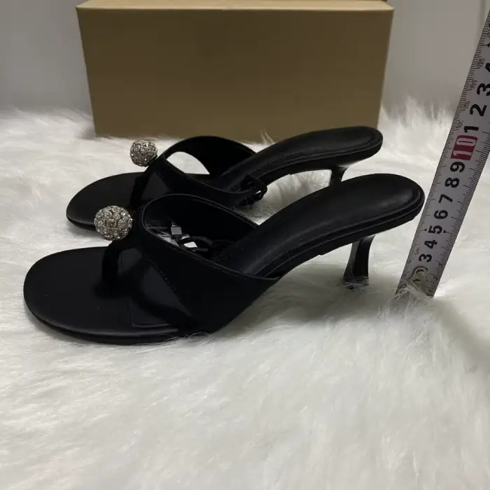 Sandales d'été de luxe en Satin à talons hauts pour femmes, strass scintillants, concis, noir, bout ouvert, Slingback, talons aiguilles Sexy, chaussures de marque pour femmes