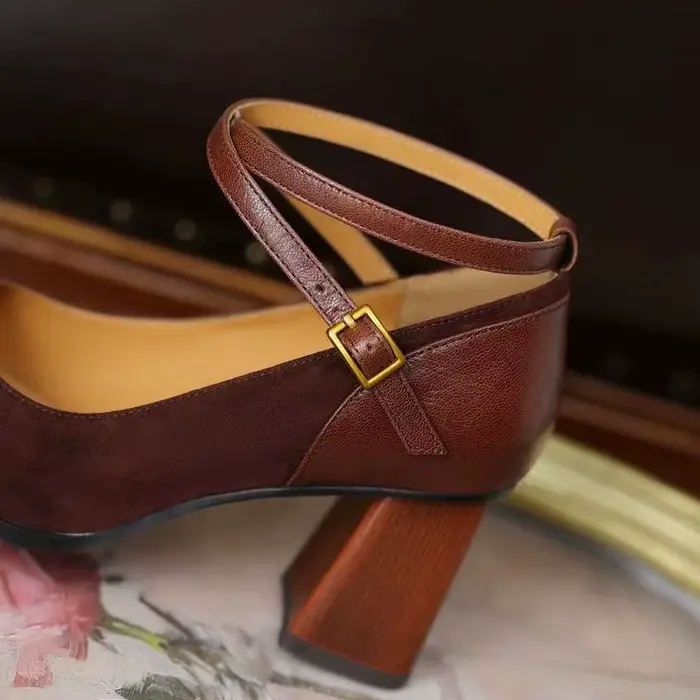 Chaussures à talons hauts, chaussures à plateforme tendance avec bride à la cheville, chaussures de soirée en daim marron à talon carré pour femmes 524