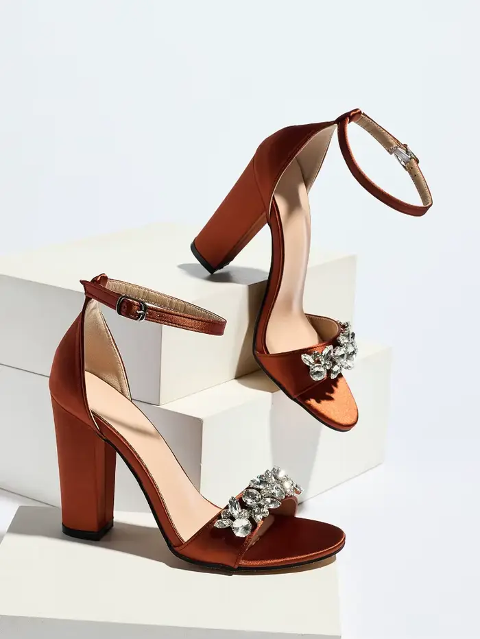 Sandales de luxe à talons hauts pour femmes, ornées de strass, en satin, chaussures de créateur à bo