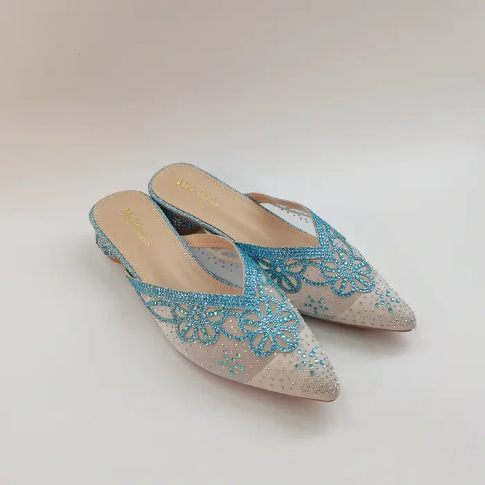 Sandales souples italiennes pour femmes, jolies mules en maille brodée bleues pour toutes les occasi