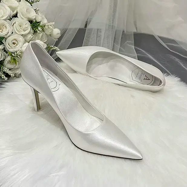 Chaussures de mariage 2026 – Escarpins blancs à talons hauts pour femme, en satin, style stiletto, c