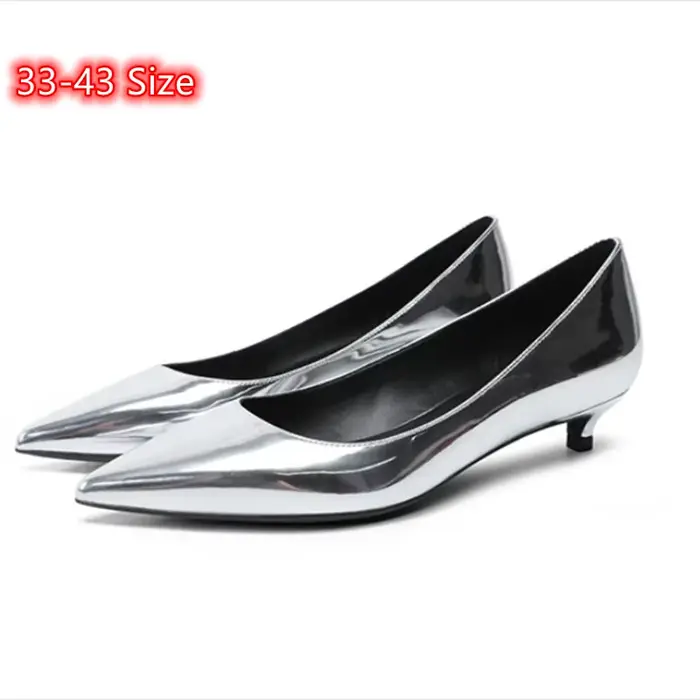 Escarpins en cuir verni pour femmes