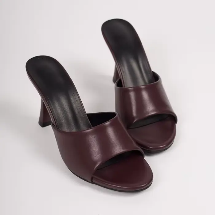 Sandales à talons hauts pour femmes, nouvelle collection Printemps-Été 2026, effet cuir peint, style élégant et tendance, portables en extérieur, antidérapantes