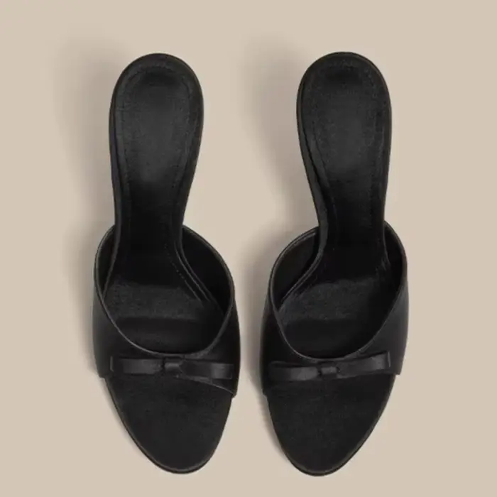 Sandales à talons hauts à bout rond et ouvert avec nœud