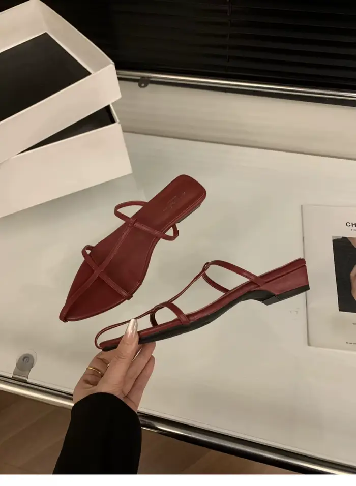 Sandales romaines argentées style français à bout pointu et talon épais, chaussures à enfiler pour l