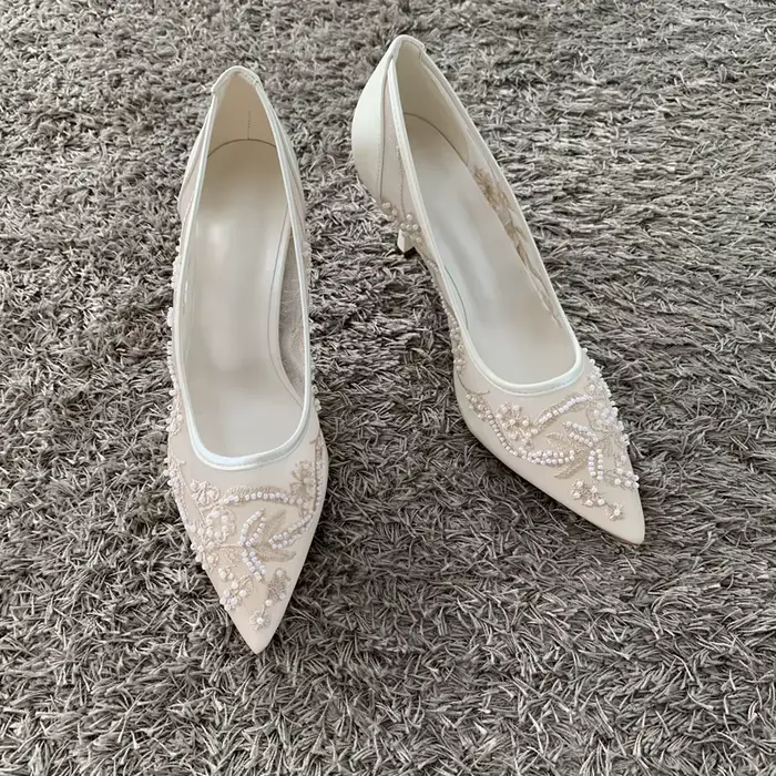 Sandales à talons hauts pour femmes, brodées de perles et de mailles, à bout pointu, sexy, élégantes