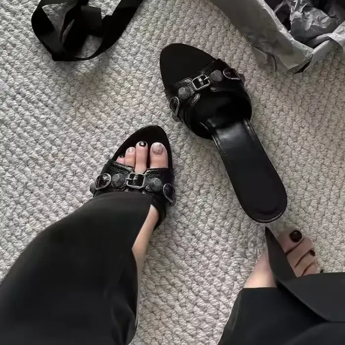 Pantoufles à talons hauts pour femmes, nouvelles sandales de banlieue européennes et américaines pol