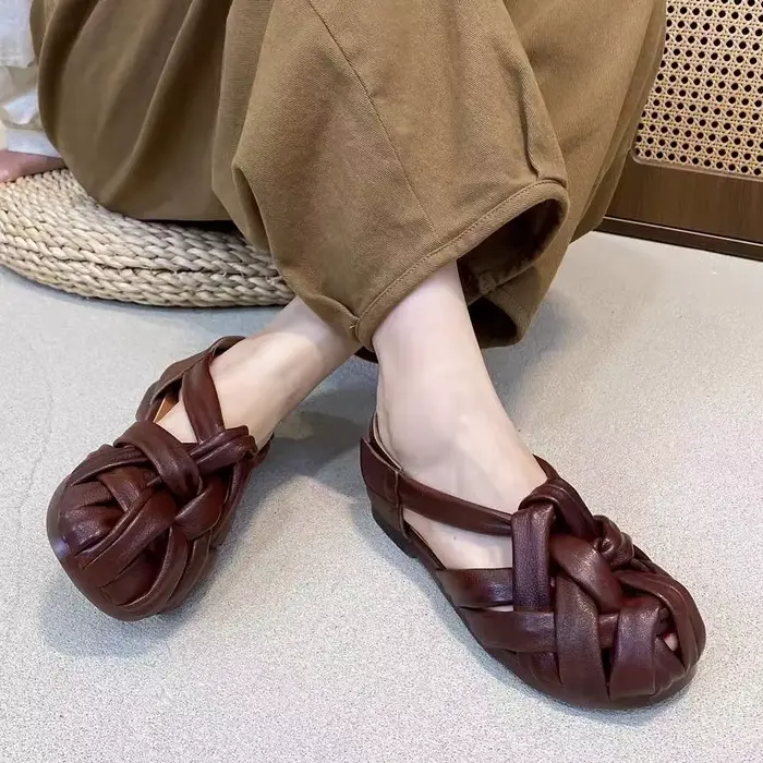 Sandales plates rétro en cuir véritable tressé rouge pour femme