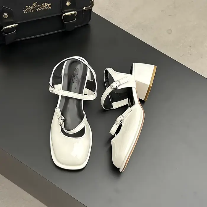Chaussures d'été Mary Gasoline