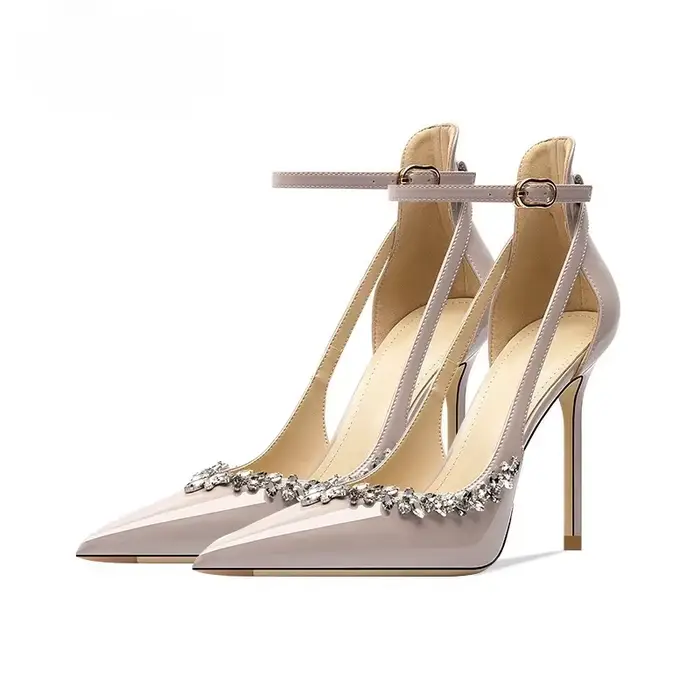 Talons hauts pointus pour femmes