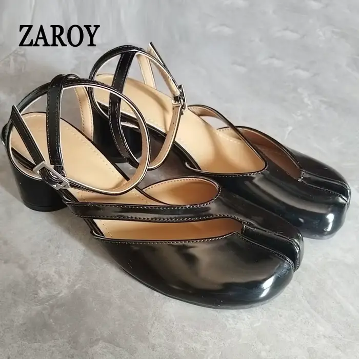 ZAROY Élégantes Sandales Tabi à bout fendu Mary Jane, Talons carrés hauts, Escarpins à bride croisée