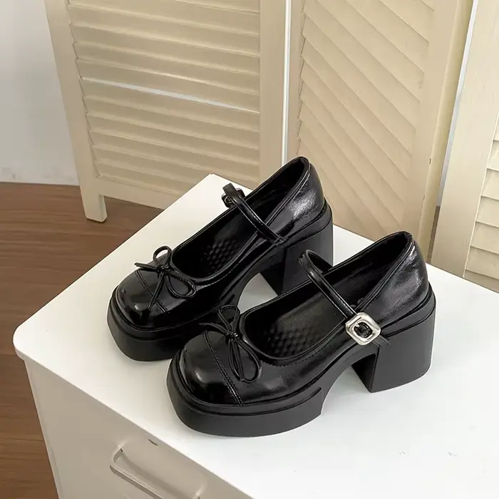 Chaussures à plateforme épaisse et haute pour femmes, escarpins d'extérieur concis, robe en cuir, pr