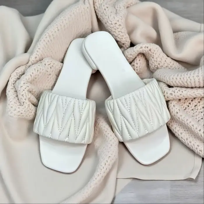 Sandales pour femmes de qualité supérieure, nouveau style, pantoufles plates en peau d'agneau, chaus