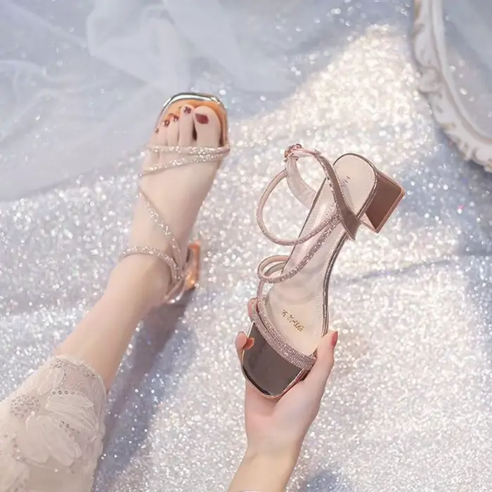 Été 2025 talons carrés dames chaussures strass chaussures sandales à bout ouvert pour les femmes diamant fête mariages tendance corée chaussure H