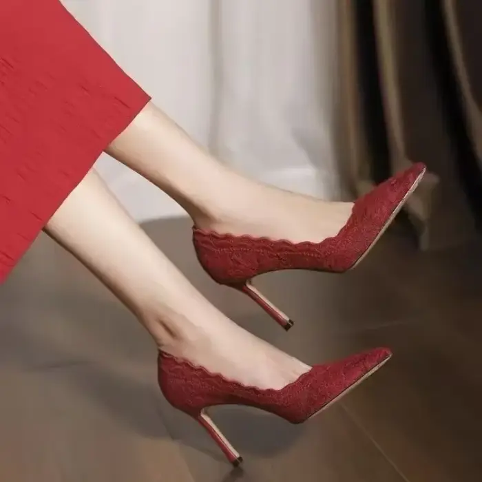 Chaussures simples en dentelle à bouche pointue