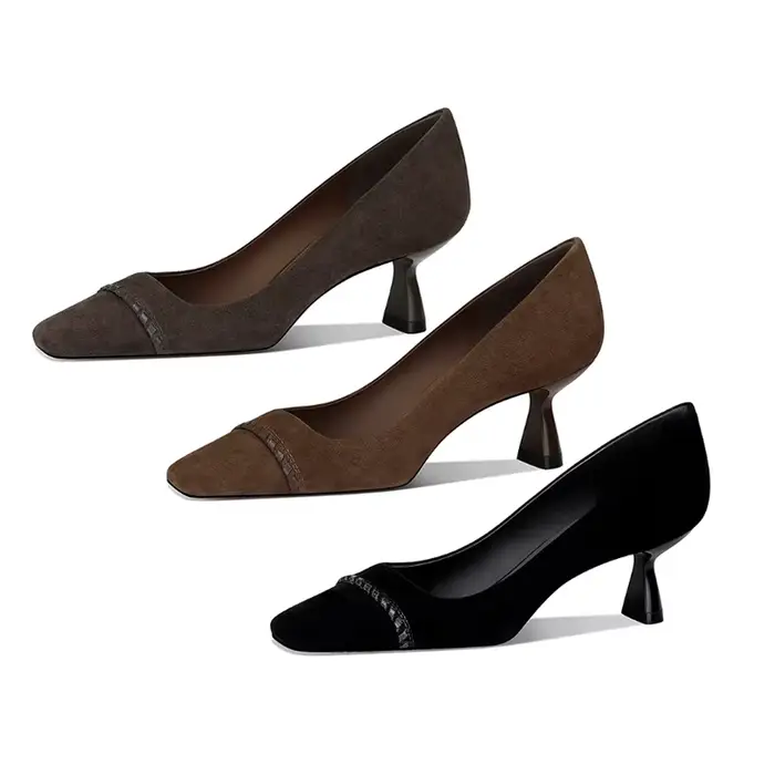 Talons hauts noirs à bout pointu pour femmes