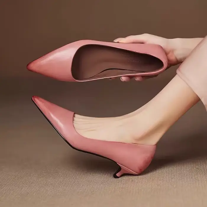 Escarpins roses à talons hauts et fins pour femmes
