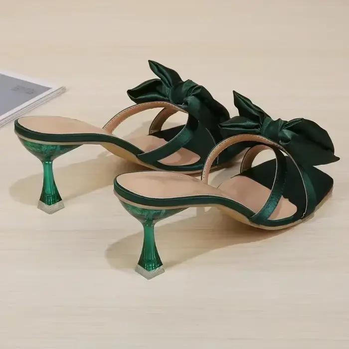 Femmes sandales Stiletto vert haut talon moyen frocs de luxe mode Chic fête mariages or Sexy concepteur mariage chaussures élégantes