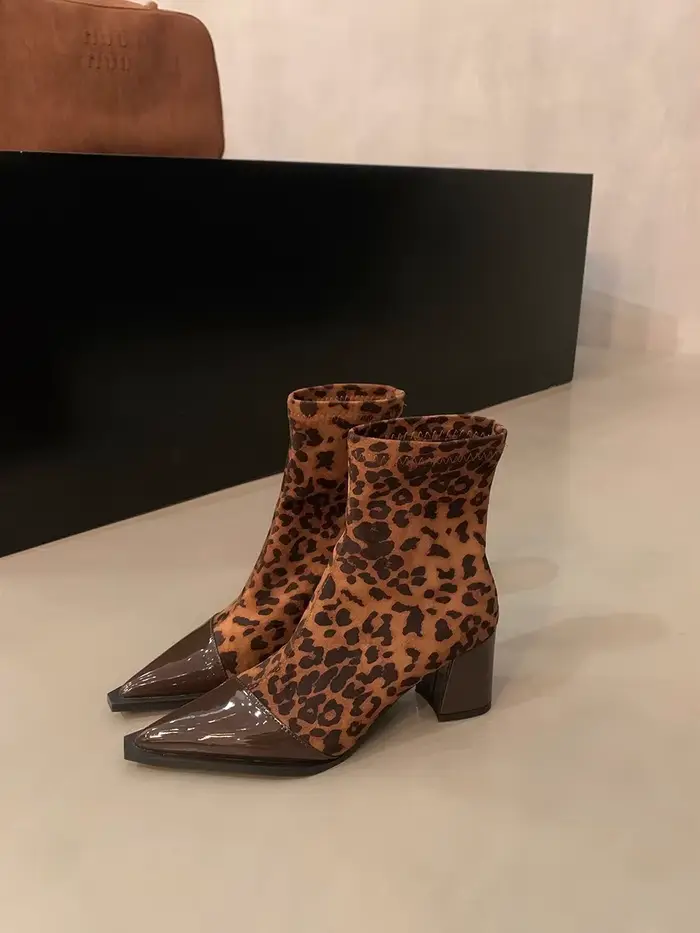 Bottines marron à bout pointu et talons épais pour femme, chaussures fines, élégantes, pour fête, st