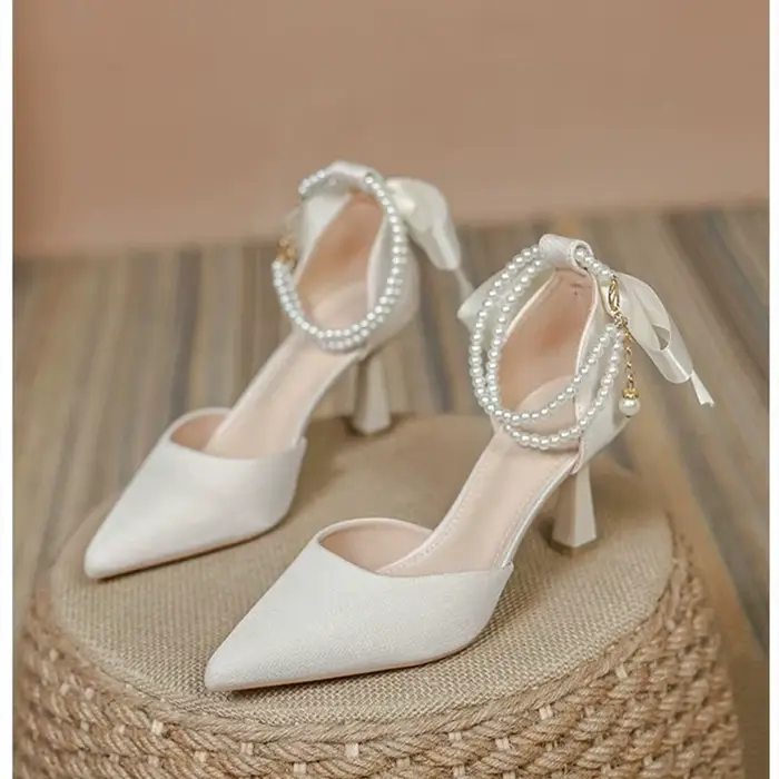 2025 nouveaux talons de mariage femmes marque de luxe Design chaîne perle perles talons hauts dames 