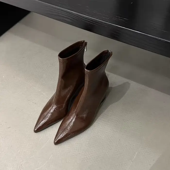 Bottines compensées en cuir verni pour femmes