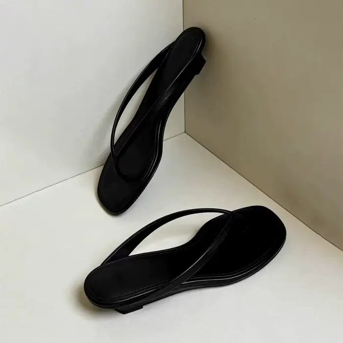 Sandales à talon compensé en peau de mouton pour femme