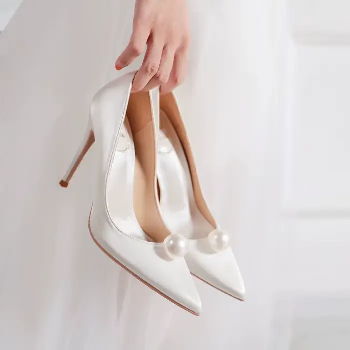 Chaussures de mariage à talons bas pour femmes