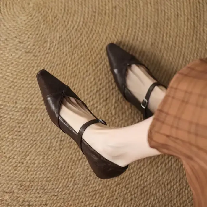 2025 nouvelles femmes PU cuir pompes compensées talons hauts bout pointu