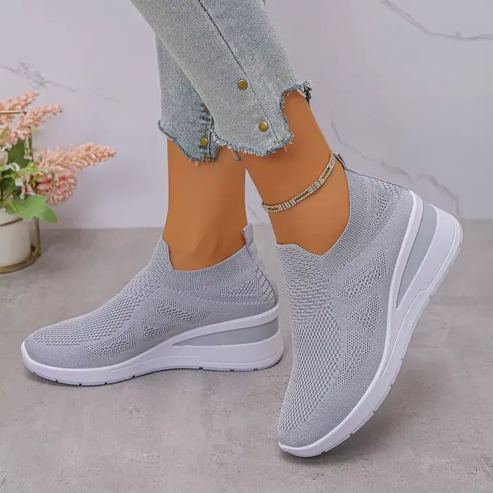 Chaussures de marche compensées respirantes en maille pour femmes