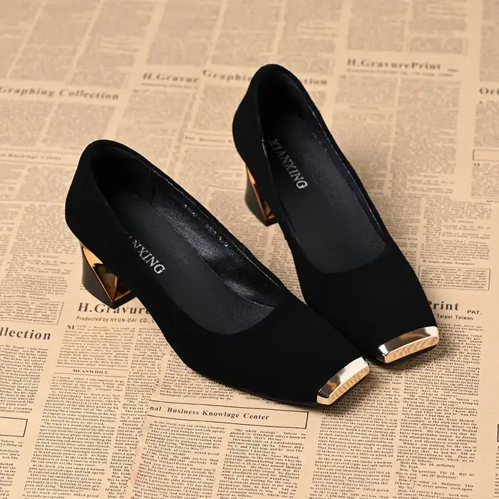 Chaussures à talons carrés en daim noir pour femmes