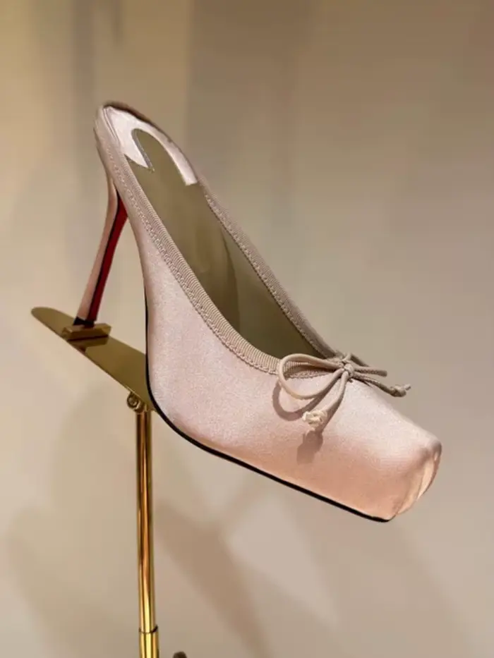 Nouvelles sandales d'été européennes et américaines pour femmes à talons hauts, en satin, avec nœud 
