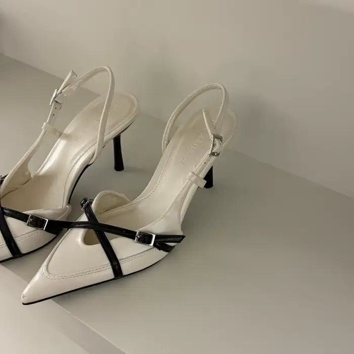 Nouvelles sandales pour femmes 2026 – Élégantes, à boucle, de créateur, à talons hauts et bout point