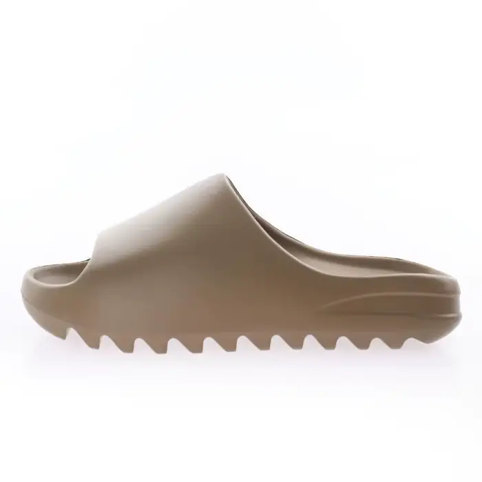 Pantoufles en noix de coco