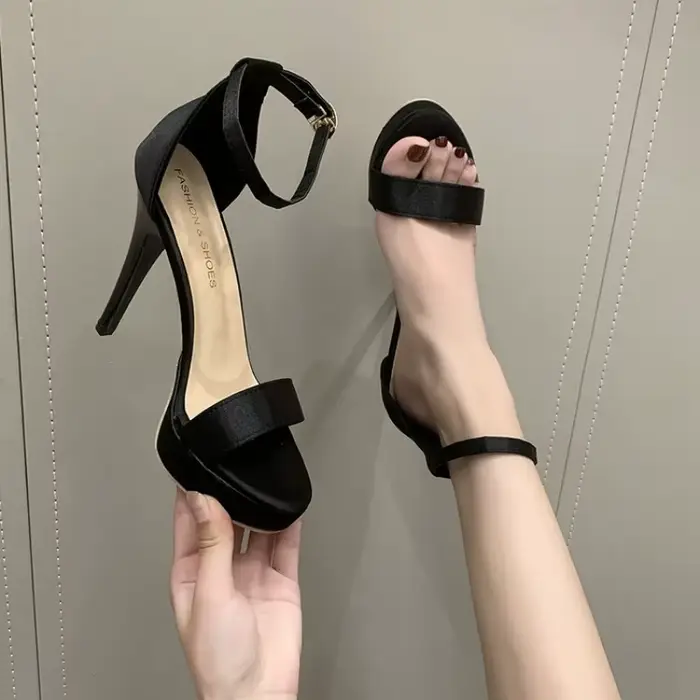Sandales à plateforme roses pour femme