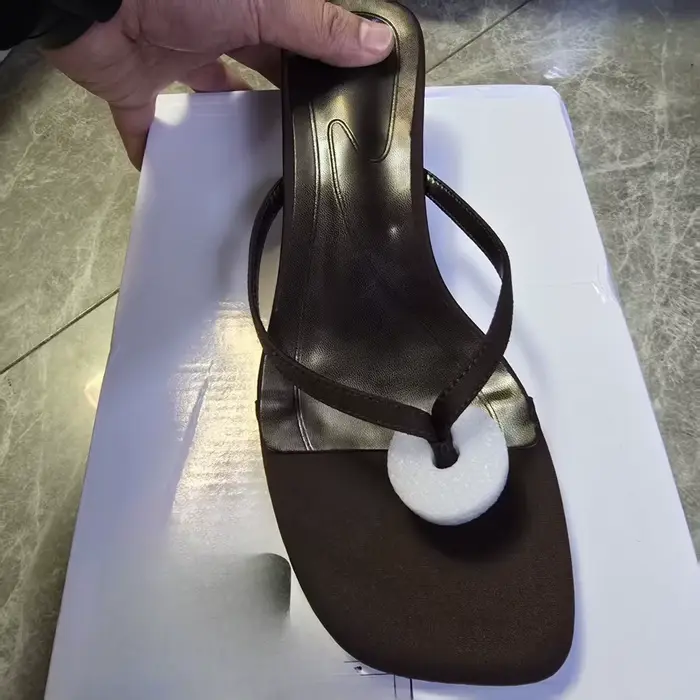 Femmes exquises pantoufles mode chaussures mules à talons hauts tongs de créateur pour femme été bou
