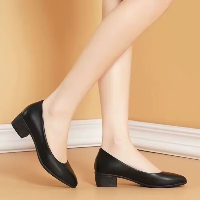 ​ ​ Escarpins à talons bas pour femmes