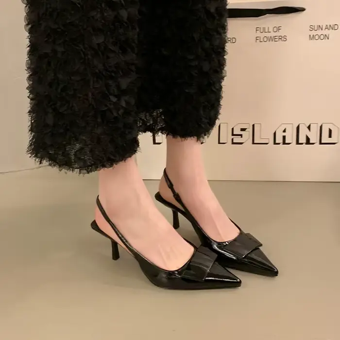 Sandales pour femmes de haute qualité - design élégant avec boucle - talons hauts élégants à bout pointu