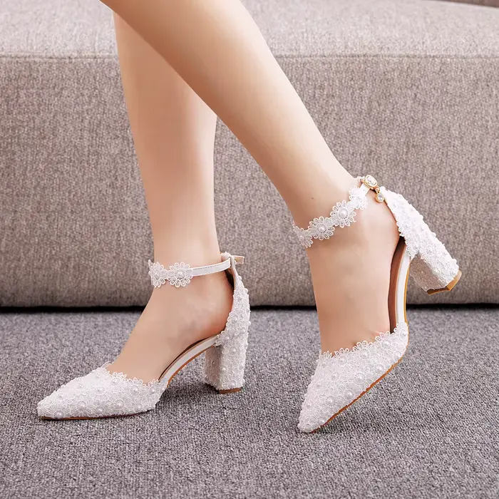 Chaussures de mariée à talons hauts carrés, bout pointu et fermé, avec bride de cheville, en cuir él