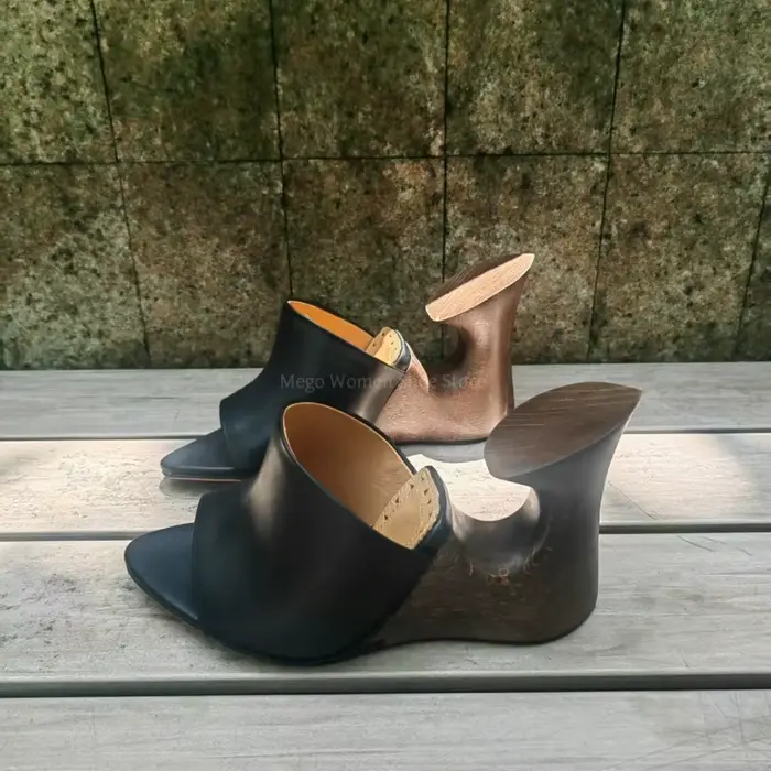 Pantoufles à talons hauts compensés en bois pour femmes, nouvelles sandales d'été en cuir noir à bou